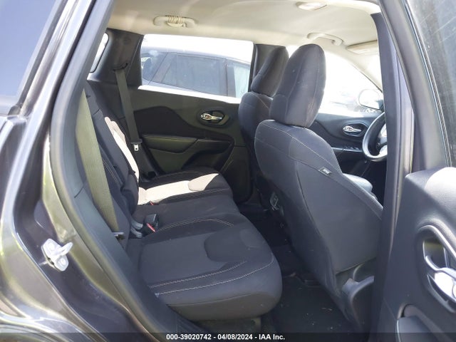 1C4PJLCB0GW107020 Jeep Cherokee Altitude