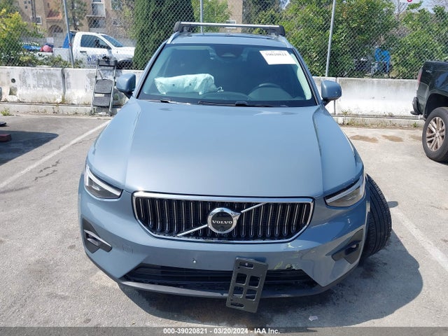 Volvo Xc40 B5 Ultimate Bright Theme 2023 YV4L12UA6P2019026 Image 12