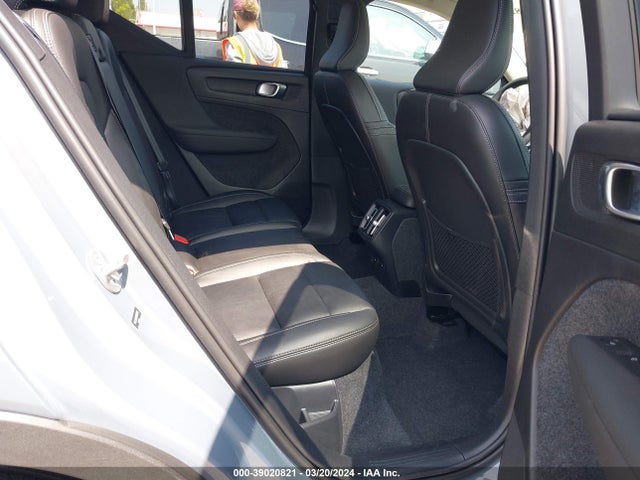 YV4L12UA6P2019026 Volvo Xc40 B5 Ultimate Bright Theme