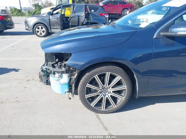 Volvo S60 T6 2015 YV149MFKXF1345587 Image 13