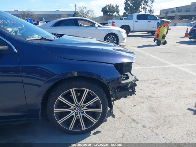 Volvo S60 T6 2015 YV149MFKXF1345587 Image 14