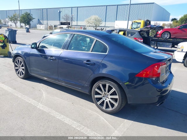 Volvo S60 T6 2015 YV149MFKXF1345587 Image 3