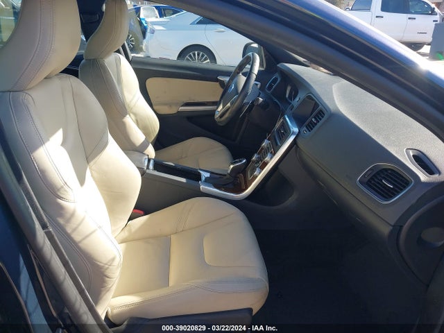 Volvo S60 T6 2015 YV149MFKXF1345587 Image 5