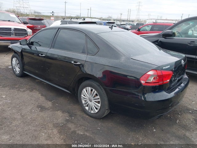 1VWAT7A31FC007346 Volkswagen Passat 1.8t S