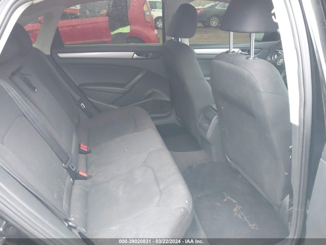 1VWAT7A31FC007346 Volkswagen Passat 1.8t S