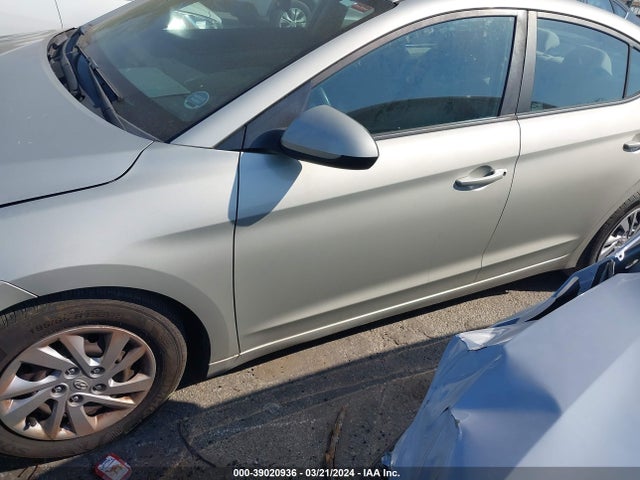 Hyundai ELANTRA SE 2017 5NPD74LFXHH103381 Image 15
