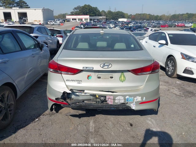 Hyundai ELANTRA SE 2017 5NPD74LFXHH103381 Image 17