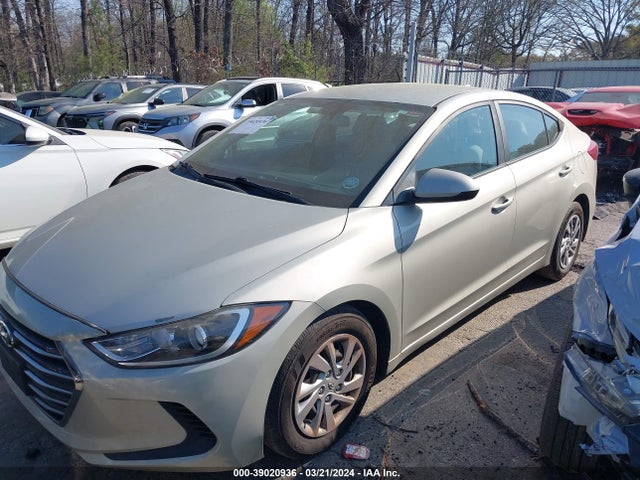 Hyundai ELANTRA SE 2017 5NPD74LFXHH103381 Image 2