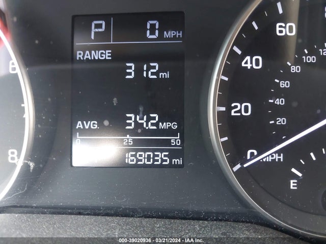 Hyundai ELANTRA SE 2017 5NPD74LFXHH103381 Image 7