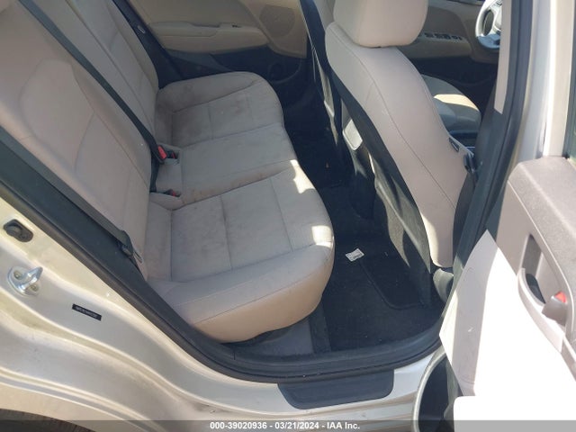 Hyundai ELANTRA SE 2017 5NPD74LFXHH103381 Image 8