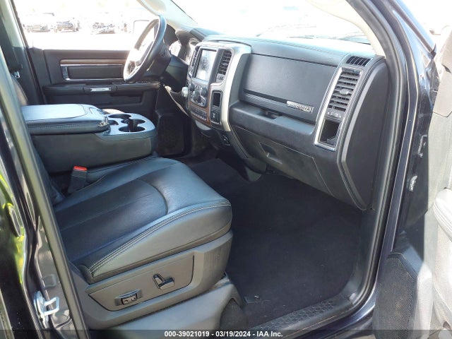 RAM 1500 Laramie  4x4 5'7 Box 2018 1C6RR7NG7JS306332 Image 5