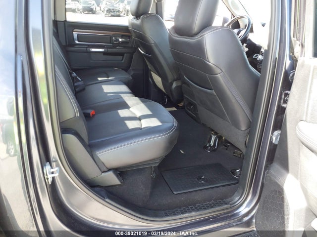 RAM 1500 Laramie  4x4 5'7 Box 2018 1C6RR7NG7JS306332 Image 8