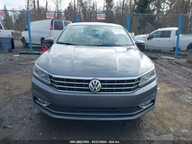 1VWBA7A33JC050458 Volkswagen Passat 2.0t Se
