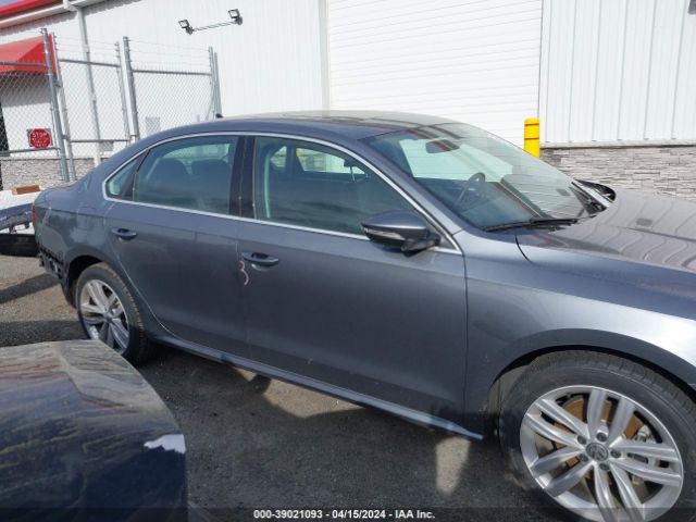 1VWBA7A33JC050458 Volkswagen Passat 2.0t Se