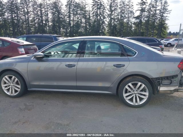 1VWBA7A33JC050458 Volkswagen Passat 2.0t Se