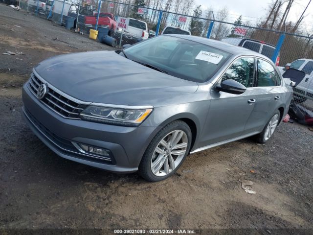 1VWBA7A33JC050458 Volkswagen Passat 2.0t Se
