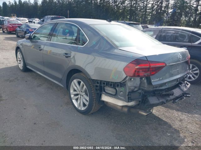 1VWBA7A33JC050458 Volkswagen Passat 2.0t Se