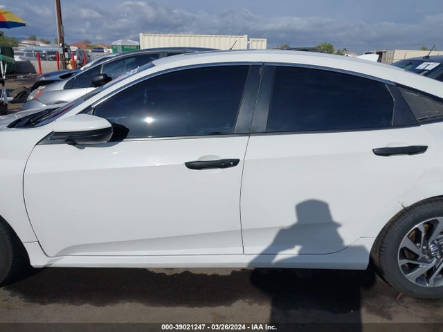 Honda CIVIC EX 2018 19XFC2F79JE025862 Image 15