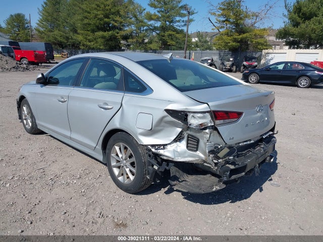 Hyundai SONATA SE 2019 5NPE24AF2KH817308 Image 3