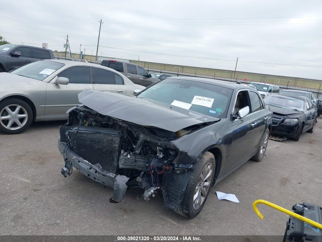 2C3CCAKG3JH154319 Chrysler 300 Limited Awd
