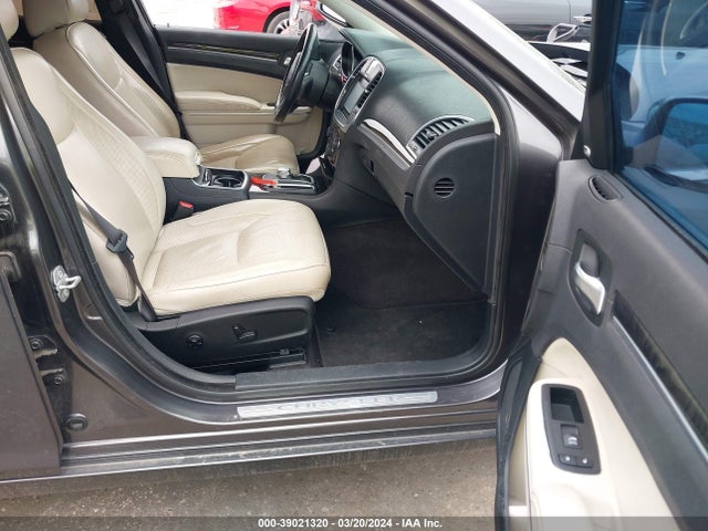 2C3CCAKG3JH154319 Chrysler 300 Limited Awd
