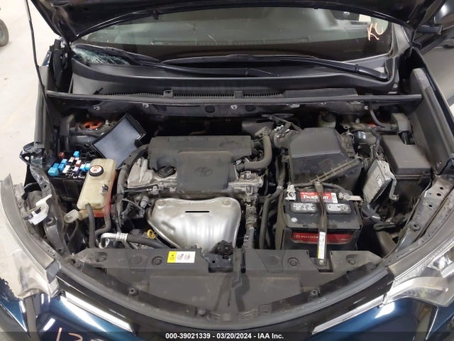 Toyota RAV4 LE 2017 JTMBFREV9HJ146287 Image 10