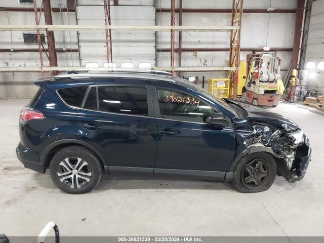 Toyota RAV4 LE 2017 JTMBFREV9HJ146287 Image 13