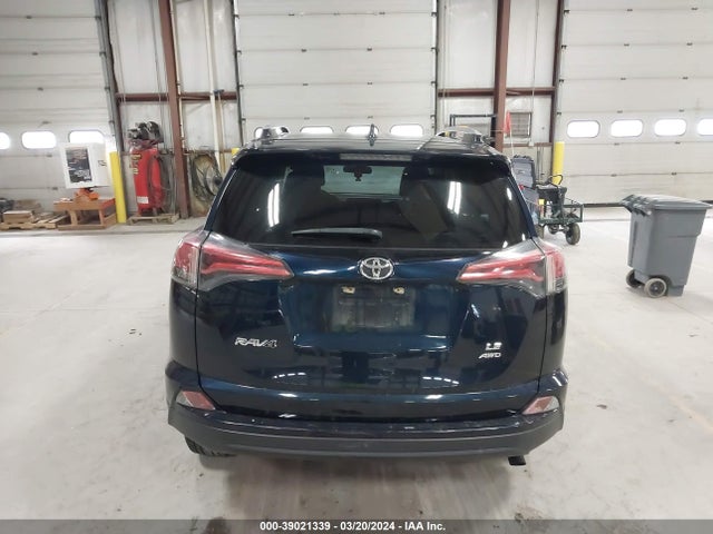 Toyota RAV4 LE 2017 JTMBFREV9HJ146287 Image 16