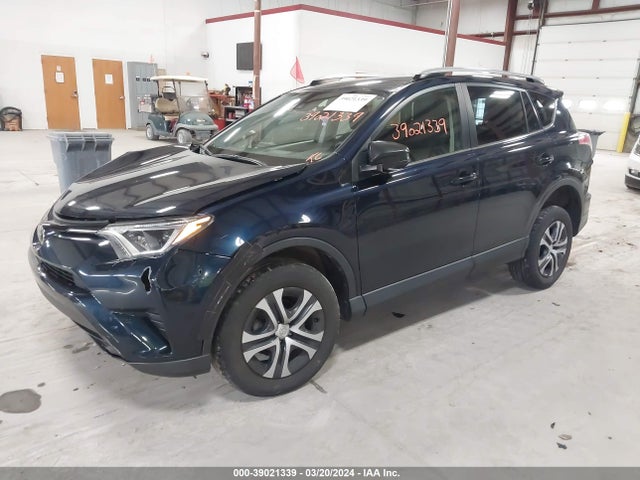 Toyota RAV4 LE 2017 JTMBFREV9HJ146287 Image 2