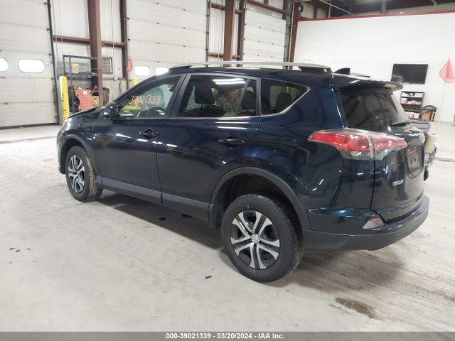 Toyota RAV4 LE 2017 JTMBFREV9HJ146287 Image 3