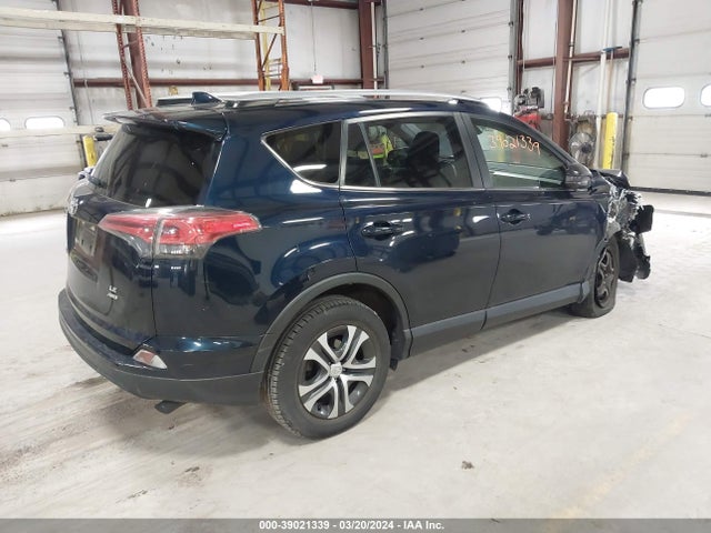 Toyota RAV4 LE 2017 JTMBFREV9HJ146287 Image 4