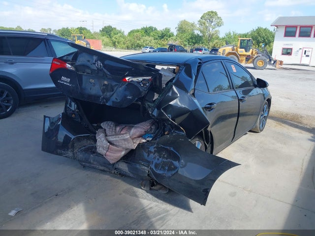 Toyota COROLLA SE 2018 5YFBURHE5JP769389 Image 4