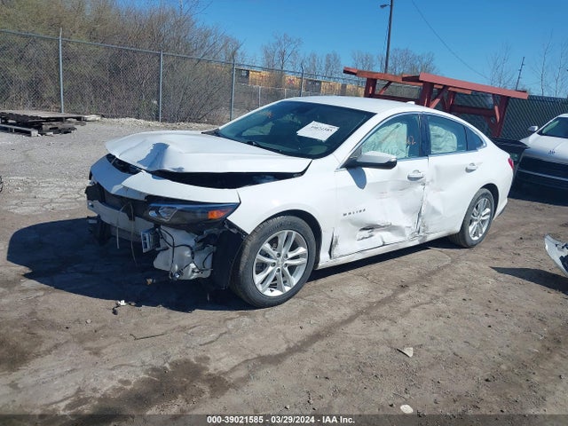 Chevrolet MALIBU LT 2018 1G1ZD5ST1JF205611 Image 2
