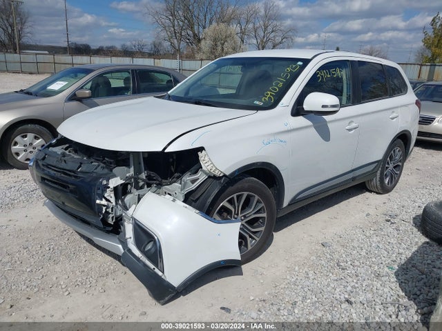JA4AD3A33HZ023325 Mitsubishi Outlander Se