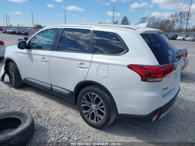 JA4AD3A33HZ023325 Mitsubishi Outlander Se