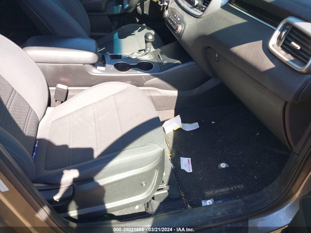 KIA Sorento 3.3l Lx 2018 5XYPGDA5XJG373408 Image 5