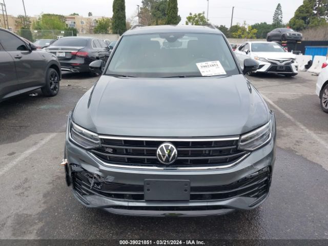 3VVCB7AX1PM072135 Volkswagen Tiguan 2.0t Se R-line Black