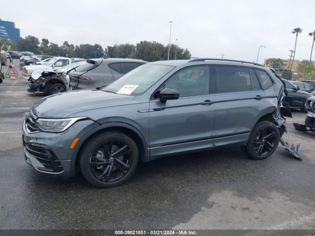 3VVCB7AX1PM072135 Volkswagen Tiguan 2.0t Se R-line Black