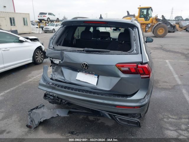 3VVCB7AX1PM072135 Volkswagen Tiguan 2.0t Se R-line Black