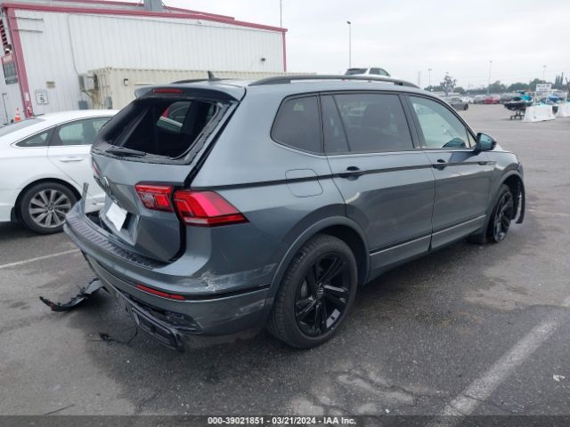3VVCB7AX1PM072135 Volkswagen Tiguan 2.0t Se R-line Black