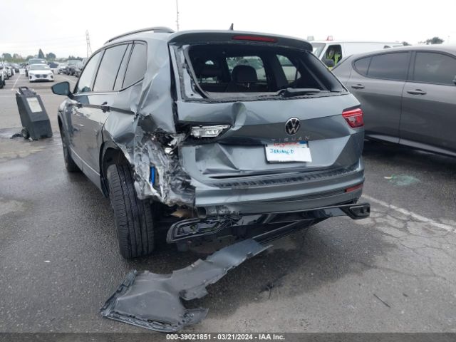 3VVCB7AX1PM072135 Volkswagen Tiguan 2.0t Se R-line Black