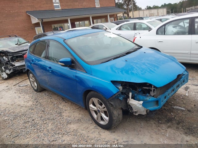 Ford FOCUS SE 2014 1FADP3K27EL359483 Image 1