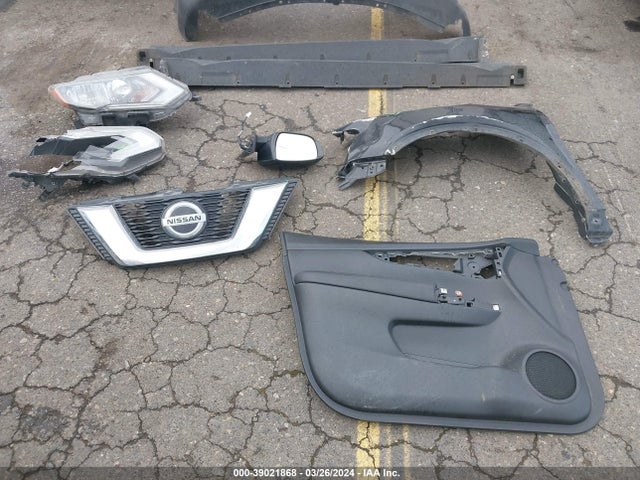 Nissan ROGUE S 2018 JN8AT2MV4JW340753 Image 12