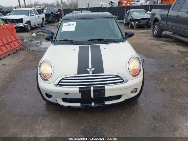 2009 MINI COOPER CLUBMAN WMWML33579TP97681 Photo 5