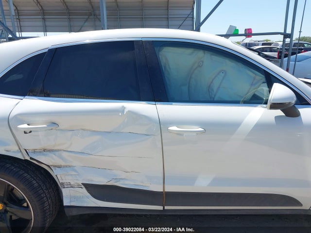 Porsche MACAN S 2018 WP1AB2A59JLB32547 Image 13