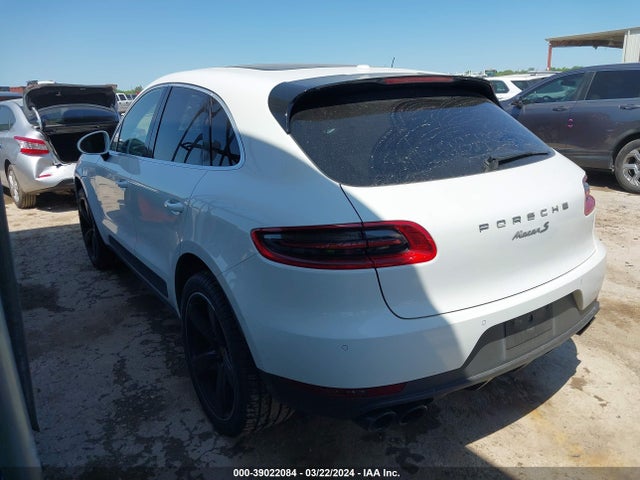 2018 PORSCHE MACAN WP1AB2A59JLB32547 Photo 2
