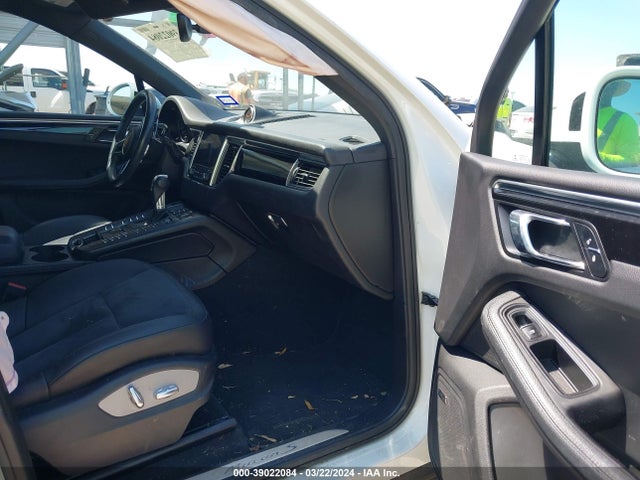 2018 PORSCHE MACAN WP1AB2A59JLB32547 Photo 4