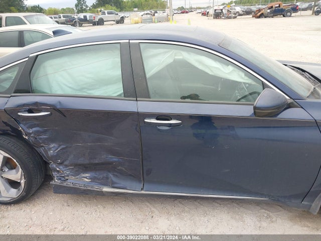 Honda Accord Touring 2018 1HGCV1F96JA107903 Image 13