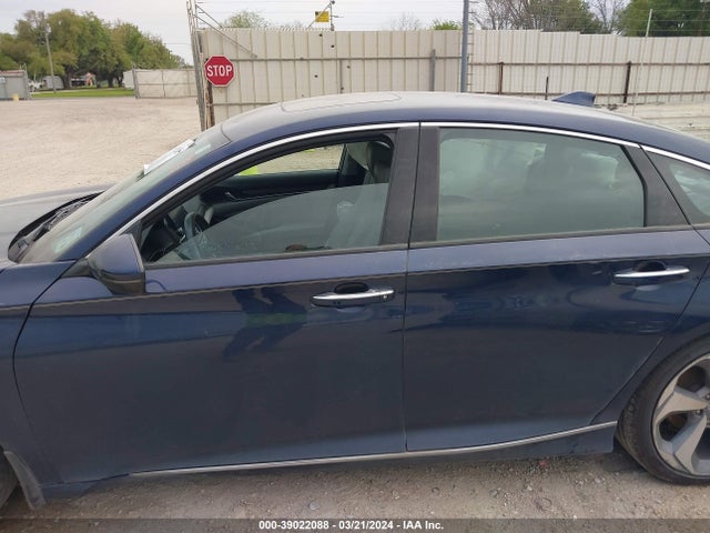 Honda Accord Touring 2018 1HGCV1F96JA107903 Image 14