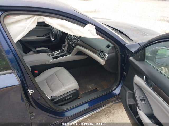 Honda Accord Touring 2018 1HGCV1F96JA107903 Image 5